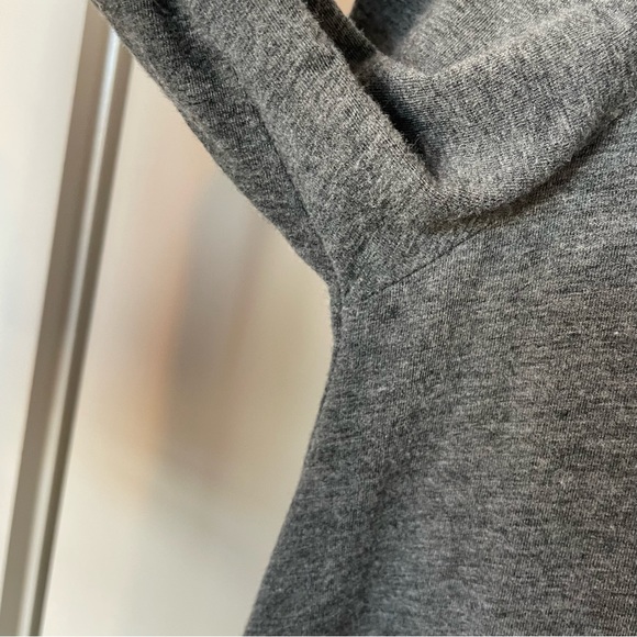 Lovers + Friends Long Sleeve Grey Low Back Tunic Women’s Size Medium - Picture 2 of 12